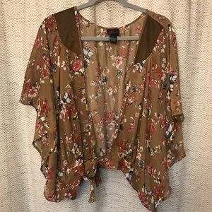Torrid size 1 (1x) cropped tie front shrug/cardi
